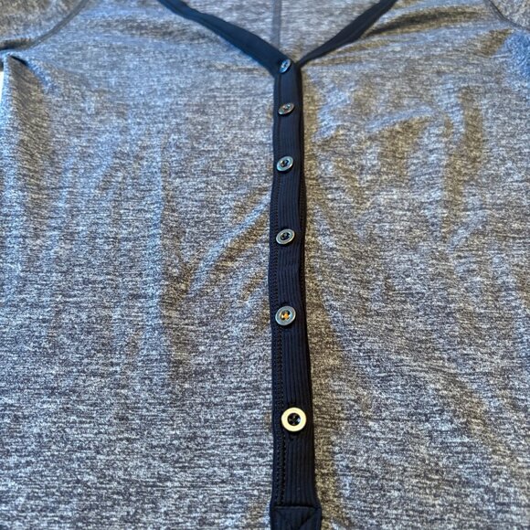 Lululemon V-Neck Long Sleeve Henley | Thumbholes | Heather Grey w/ Black Trim | - Picture 5 of 6